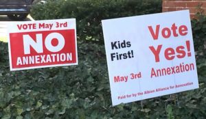 annexation_election_albion_michigan_signs_yes_no